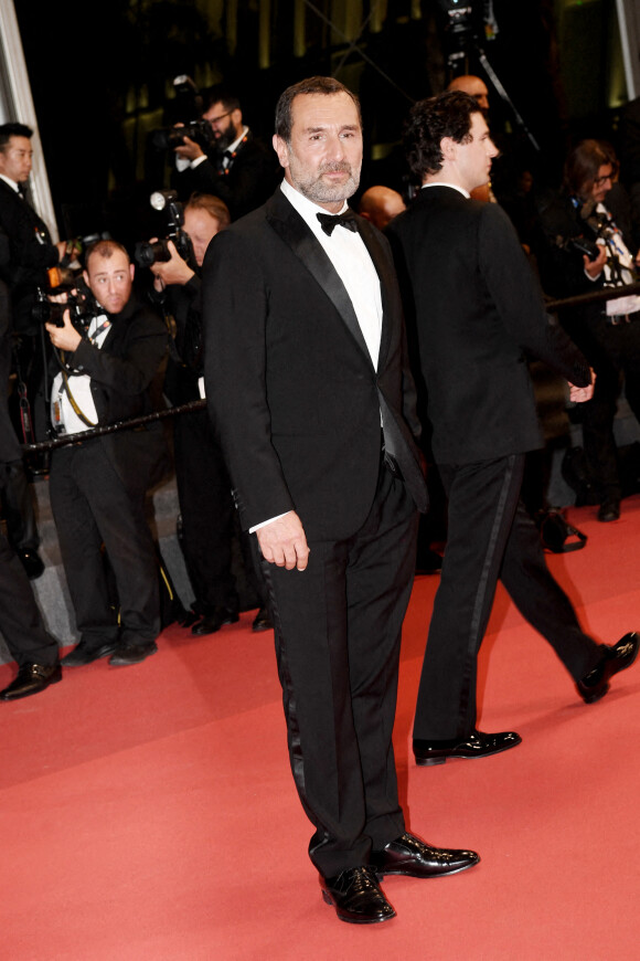 Gilles Lellouche - Montée des marches du film " Fumer Fait Tousser " lors du 75ème Festival International du Film de Cannes. Le 21 mai 2022 © Rachid Bellak / Bestimage 