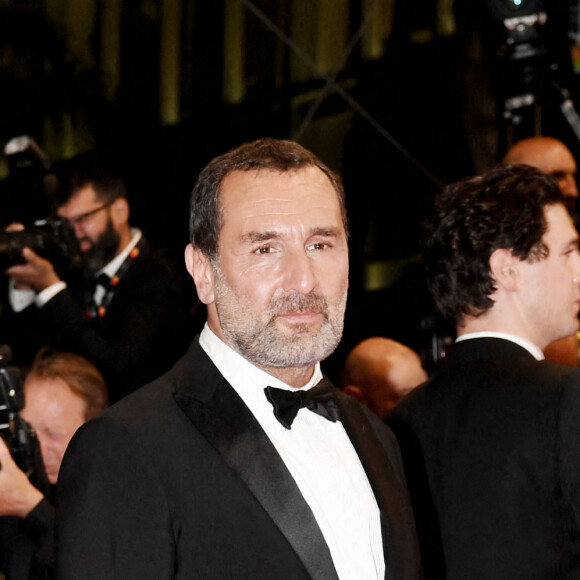 Gilles Lellouche - Montée des marches du film " Fumer Fait Tousser " lors du 75ème Festival International du Film de Cannes. Le 21 mai 2022 © Rachid Bellak / Bestimage 