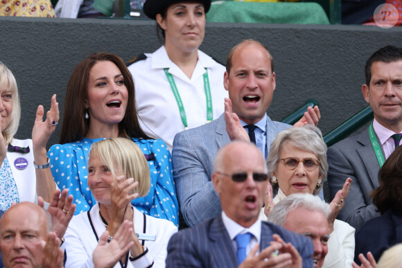 Le prince William, duc de Cambridge, et Catherine (Kate) Middleton, duchesse de Cambridge, dans les tribunes du tournoi de Wimbledon le 5 juillet 2022.
