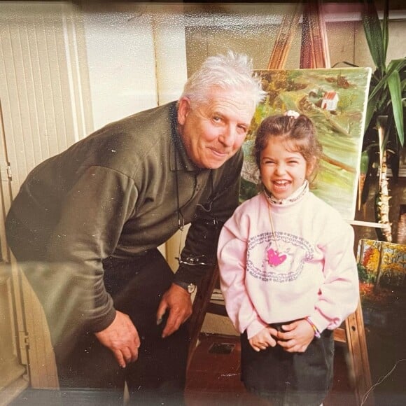 Lucie Bernardoni poste une photo d'enfance avec son grand-père