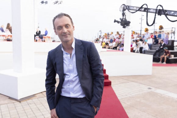 Augustin Trapenard invité de D.Burki pour Culture Box lors du 75ème Festival International du Film de Cannes, France, le 26 mai 2022. © Jack Tribeca/Bestimage