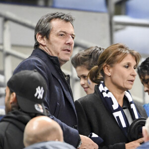 Jean-Luc Reichmann et sa femme Nathalie au match de qualification pour la Coupe du Monde 2018, "France-Bulgarie" au Stade de France à Saint-Denis, le 7 octobre 2016. © Pierre Perusseau/Bestimage