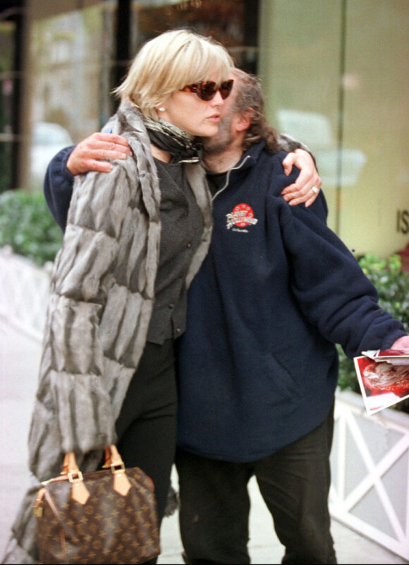 Radioman salue la star Sharon Stone à New York en 2000
