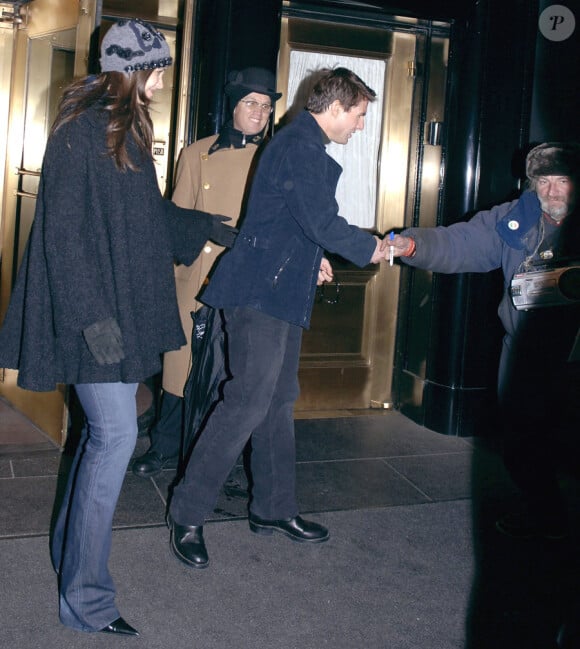 Katie Holmes et Tom Cruise avec Radioman à New York en 2005