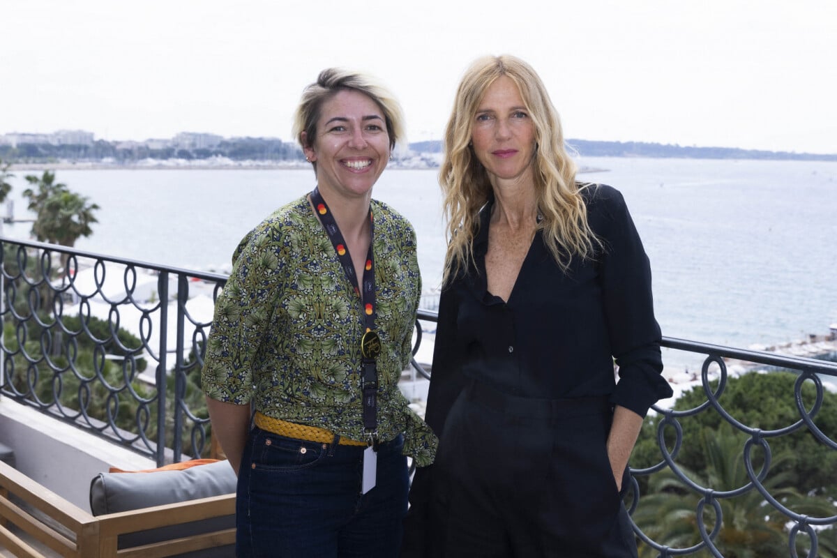 Photo : Exclusif - Interview de Sandrine Kiberlain par Cécile Guthleben  pour Brut lors du 75e Festival International du Film de Cannes, le 26 mai  2022. © Jack TribecaBestimage - Purepeople