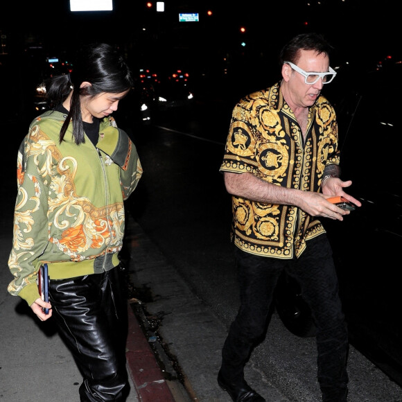 Nicolas Cage avec sa femme enceinte, Riko Shibata ont dîné dans un restaurant à West Hollywood le 19 avril 2022. 