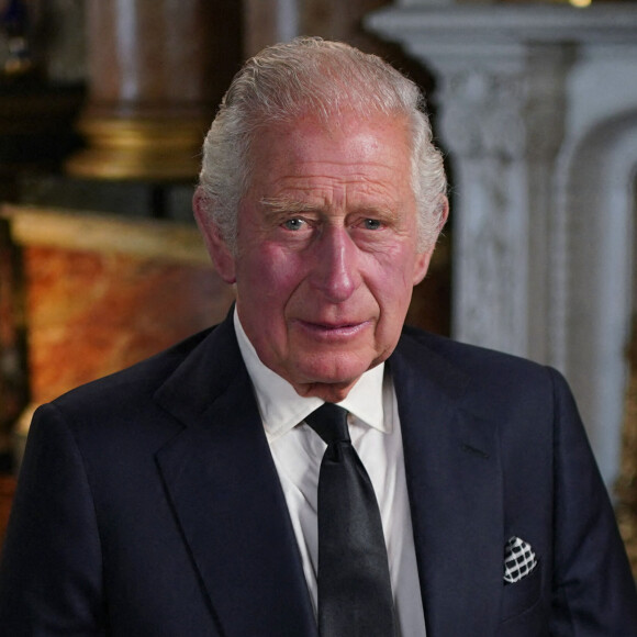 Le roi Charles III d'Angleterre prononce son discours à la nation et au Commonwealth depuis le palais de Buckingham à Londres, Royaume Uni. 