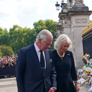 Le roi Charles III d'Angleterre et Camilla Parker Bowles, reine consort d'Angleterre, arrivent à Buckingham Palace, le 9 septembre 2022. 