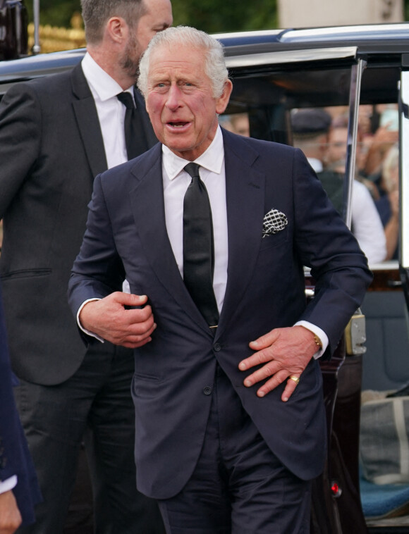 Le roi Charles III d'Angleterre et Camilla Parker Bowles, reine consort d'Angleterre, arrivent à Buckingham Palace, le 9 septembre 2022. 