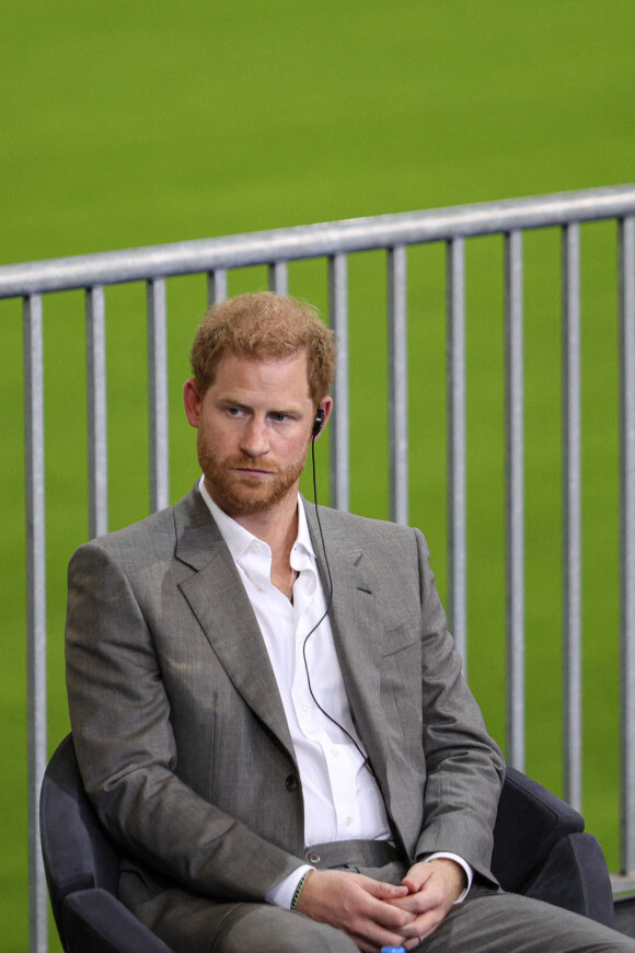 Le prince Harry lors de la conférence de presse des Invictus Games 2023 à Dusseldorf, Allemagne le 6 septembre 2022. © Piero Nigro/Alto Press via ZUMA Press / Bestimage 