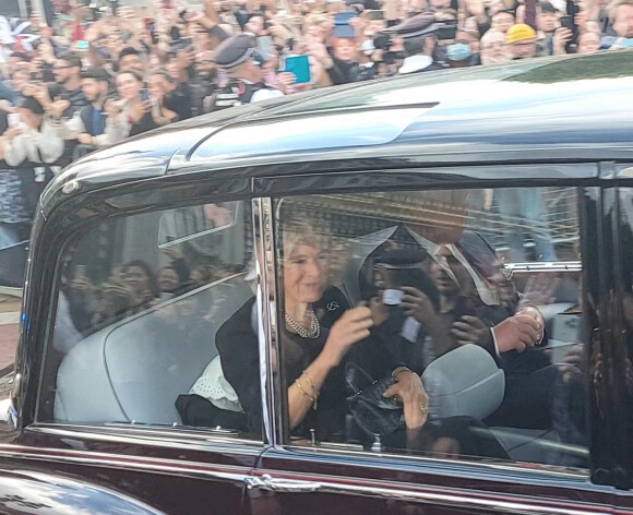Le roi Charles III d'Angleterre et la reine consort Camilla Parker Bowles quittent le palais de Buckingham à Londres, pour se rendre au palais Saint-James pour la proclamation de roi. Le 10 septembre 2022
