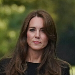 La princesse de Galles Kate Catherine Middleton à la rencontre de la foule devant le château de Windsor, suite au décès de la reine Elisabeth II d'Angleterre. Le 10 septembre 2022 