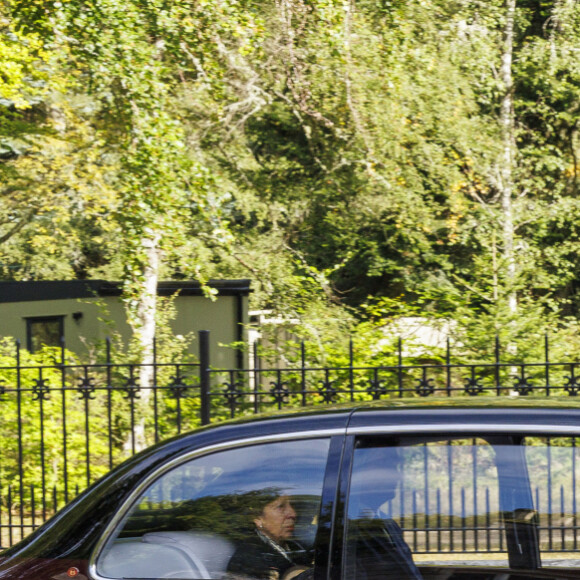 La princesse Anne d'Angleterre - Le cercueil de la reine Elisabeth II d'Angleterre quitte le château de Balmoral, pour être emmener au palais de Holyroodhouse à Edimbourg, la résidence officielle de la reine. Le 11 septembre 2022 