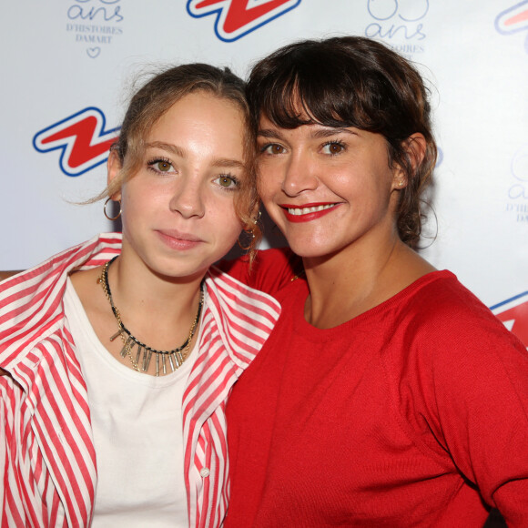 Emma de Caunes et sa fille Nina Blanc-Francard (fille de Sinclair) - Soirée "Tricolore Party" pour célébrer le 65ème anniversaire du Thermolactyl de Damart à la Maison Molière à Paris le 13 septembre 2018. © Denis Guignebourg/Bestimage