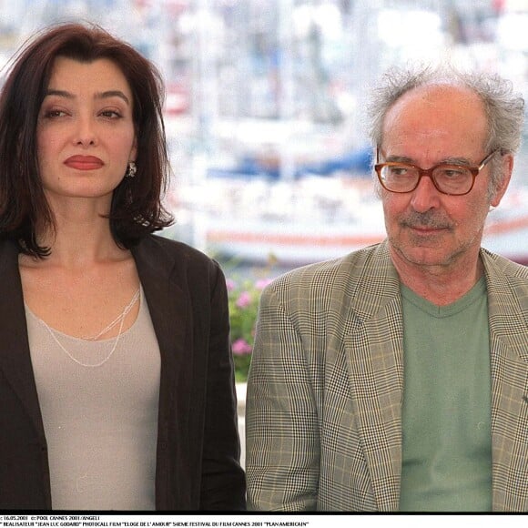Cécile Camp, Jean-Luc Godard - Photocall du film "Eloge de l'amour" lors du 54e Festival de Cannes. 2001.