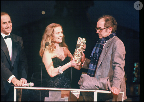 Archives - Isabelle Huppert remet un César d'honneur à Jean-Luc Godard en 1987.
