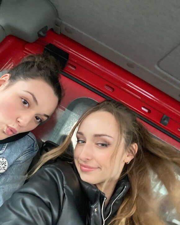 Emma Smet et Louvia Bachelier, sur Instagram, le 20 juillet 2022.
