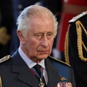 Le roi Charles III d'Angleterre - Intérieur - Procession cérémonielle du cercueil de la reine Elisabeth II du palais de Buckingham à Westminster Hall à Londres. Le 14 septembre 2022