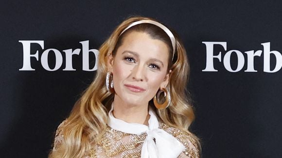 Blake Lively enceinte de son 4e enfant avec Ryan Reynolds ! En mini-robe sublime pour annoncer la nouvelle