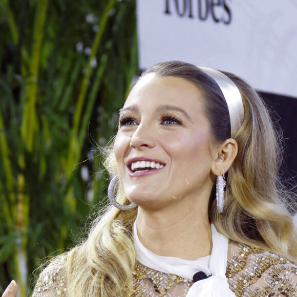 Blake Lively, enceinte, lors du sommet "Forbes Power Women's Summit" le 15 septembre 2022.