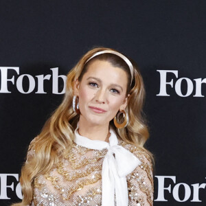 Blake Lively, enceinte de son 4e enfant. Elle a choisi une robe Valentino pour le sommet "Forbes Power Women's" à New York le 15 septembre 2022