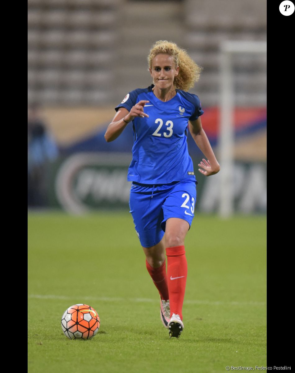 Kheira Hamraoui ( France ) : France vs Albanie - Qualification championnat d Europe feminine à Paris, France, le 20 septembre 2016. © Federico Pestellini/panoramic/Bestimage