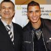 Jean Lassalle a présenté le 10 février 2010 son nouvel allié pour les régionales en Aquitaine : Marouane Chamakh