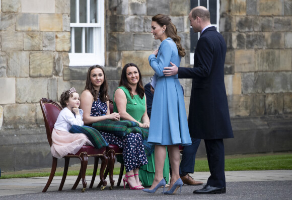 Le prince William, duc de Cambridge et Kate Catherine Middleton, duchesse de Cambridge, lors de l'événement "Beating of the Retreat (Cérémonie de la Retraite)" au palais de Holyroodhouse à Edimbourg. Le 27 mai 2021