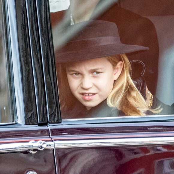 Catherine (Kate) Middleton, princesse de Galles, La princesse Charlotte de Galles - Arrivées au service funéraire à l'Abbaye de Westminster pour les funérailles d'Etat de la reine Elizabeth II d'Angleterre. Le sermon est délivré par l'archevêque de Canterbury Justin Welby (chef spirituel de l'Eglise anglicane) au côté du doyen de Westminster David Hoyle. Londres, le 19 septembre 2022 © Moreau / Jacovides / Bestimage