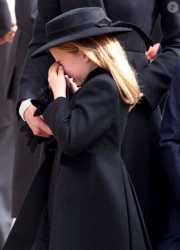 La princesse Charlotte de Galles - Procession du cercueil de la reine Elizabeth II d'Angleterre de l'Abbaye de Westminster à Wellington Arch à Hyde Park Corner. Le 19 septembre 2022.