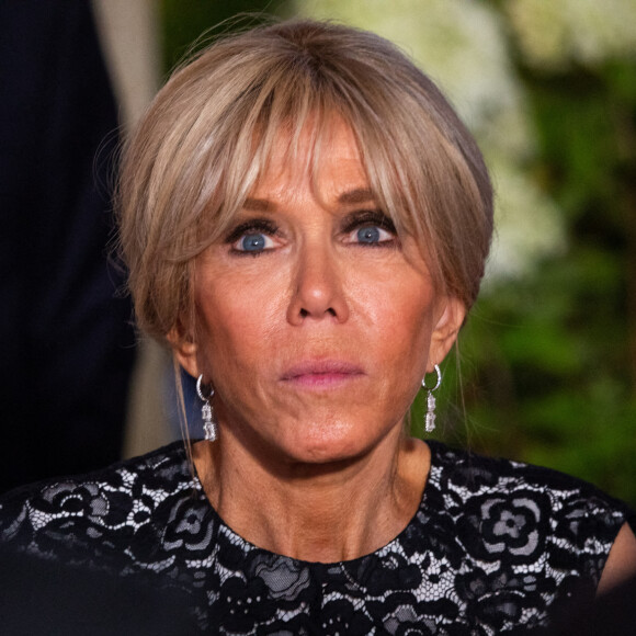 La Première Dame, Brigitte Macron lors du dîner d'Etat offert par le président de la République et sa femme la Première Dame en l'honneur du président des Emirats arabes unis au Grand Trianon du château de Versailles, Paris, France, le 18 juillet 2022. © Romain Gaillard/Pool/bestimage 