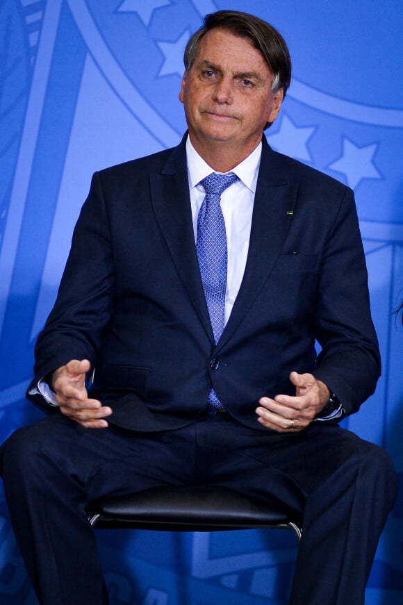 Le président Jair Bolsonaro attaque le deuxième groupe du STF concernant le résultat du vote sur l'affaire de destitution du député Francischini et sur les fausses nouvelles lors d'une cérémonie Brasil Pela Vida e pela Família au Palácio do Planalto, le 7 juin 2022.