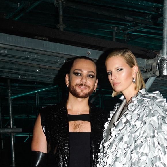 Riccardo Simonetti and Karolina Kurkova - Photocall du défilé "About You" lors de la fashion week femme printemps/été 2023 à Milan le 20 septembre 2022.