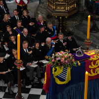 Les funérailles d'Elizabeth II au coeur d'un cluster ? Une reine testée positive à la Covid après les obsèques