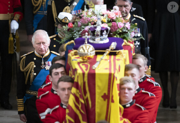 Le roi Charles III d'Angleterre - Service funéraire à l'Abbaye de Westminster pour les funérailles d'Etat de la reine Elizabeth II d'Angleterre. Le 19 septembre 2022 © Danny Lawson / PA via Bestimage 