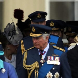 La reine Elisabeth II d'Angleterre - La famille royale d'Angleterre lors de la parade aérienne de la RAF pour le centième anniversaire au palais de Buckingham à Londres. Le 10 juillet 2018 