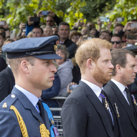 Le prince William, prince de Galles, Le prince Harry, duc de Sussex - Arrivées au service funéraire à l'Abbaye de Westminster pour les funérailles d'Etat de la reine Elizabeth II d'Angleterre. Le sermon est délivré par l'archevêque de Canterbury Justin Welby (chef spirituel de l'Eglise anglicane) au côté du doyen de Westminster David Hoyle. Londres, le 19 septembre 2022 © Moreau / Jacovides / Bestimage 