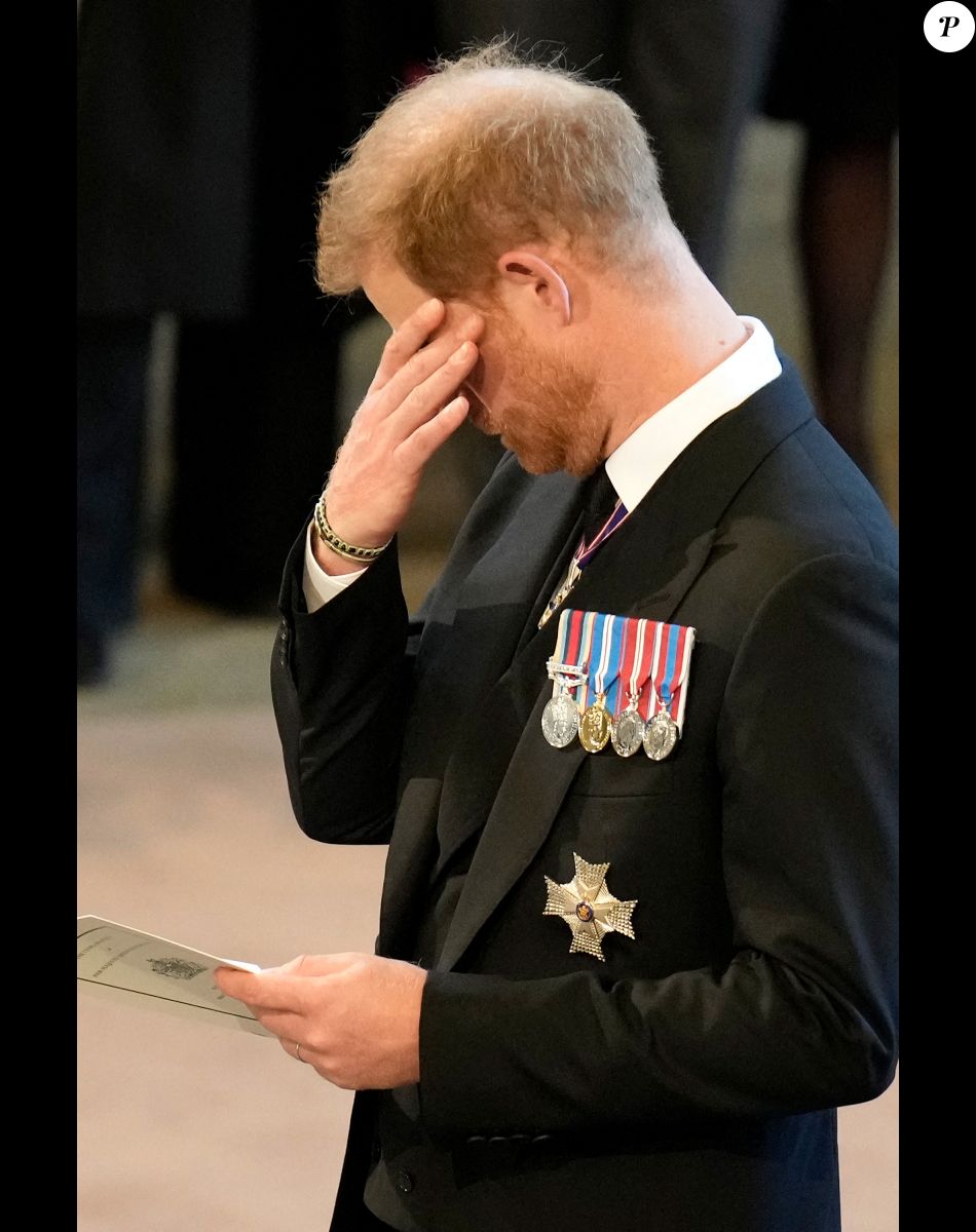 Le prince Harry, duc de Sussex - Intérieur - Procession cérémonielle du cercueil de la reine Elisabeth II du palais de Buckingham à Westminster Hall à Londres. Le 14 septembre 2022
