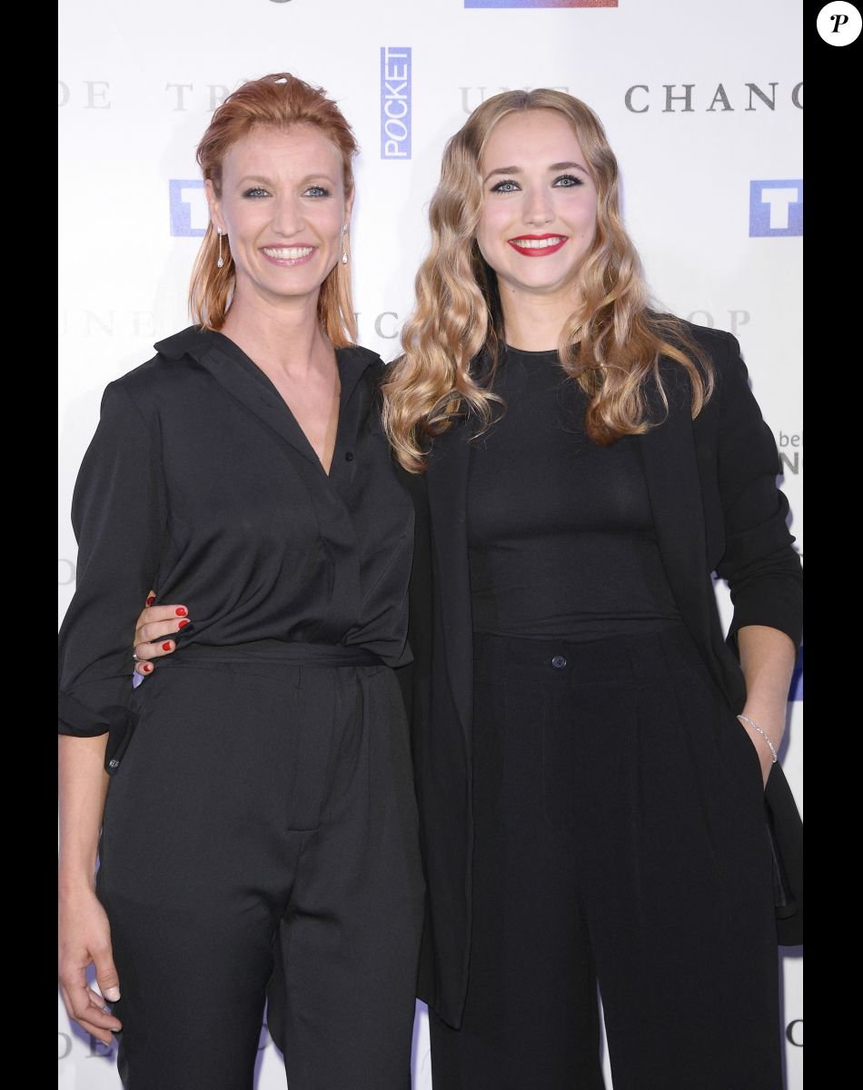 Alexandra Lamy et sa fille Chloé Jouannet - Avant-première du film "Une chance de trop" au cinéma Gaumont Marignan à Paris, le 24 juin 2015.