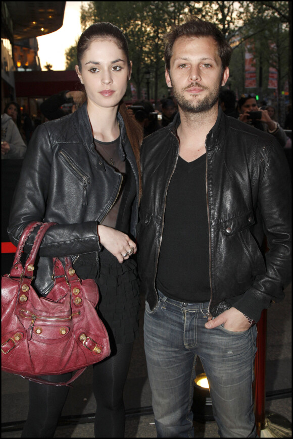 Nicolas Duvauchelle et Laura Isaaz à l'avant-première de "La fille du puisatier" au cinéma Gaumont Marignan, le 14 avril 2011.