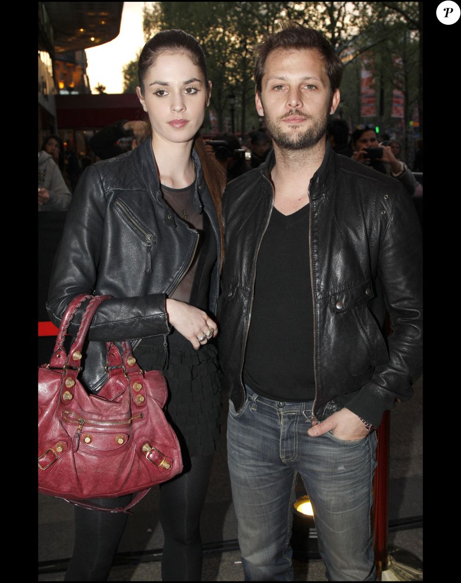 Nicolas Duvauchelle et Laura Isaaz à l'avant-première de "La fille du puisatier" au cinéma Gaumont Marignan, le 14 avril 2011.