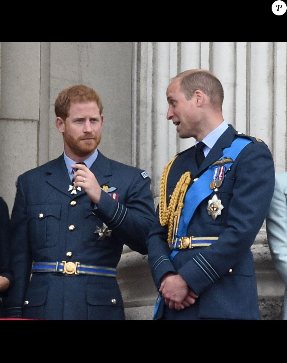 Le prince Harry, le prince William - La famille royale d'Angleterre lors de la parade aérienne de la RAF pour le centième anniversaire au palais de Buckingham à Londres. Le 10 juillet 2018.