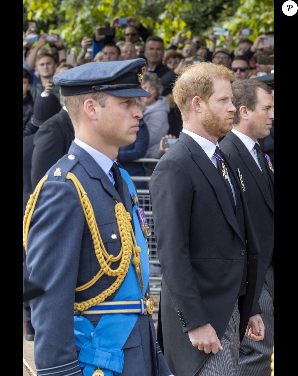Le prince William, le prince Harry - Service funéraire à l'Abbaye de Westminster pour les funérailles d'Etat de la reine Elizabeth II d'Angleterre. Londres, le 19 septembre 2022. © Moreau / Jacovides / Bestimage