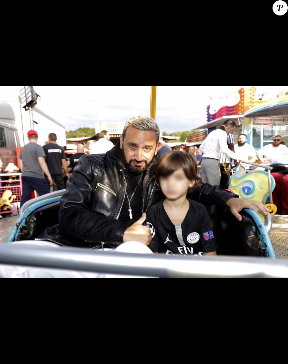 Cyril Hanouna avec son fils Lino - Cyril Hanouna parraine et inaugure la foire Saint-Pierre de Beauvais le 22 juin 2019. © Cédric Perrin/Bestimage