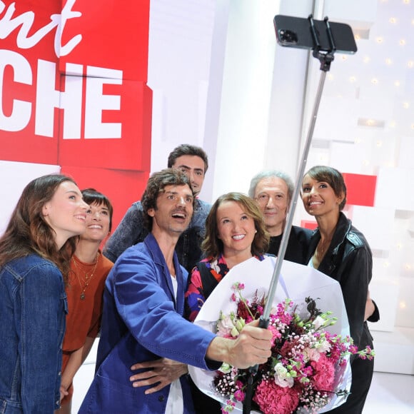 Exclusif - Nathan Devers, Sonia Rolland, David Jarre, Anne Roumanoff, Michel Drucker, Beatrice De La Boulaye et Adé - Enregistrement de l'émission "Vivement Dimanche" au Studio Gabriel, présentée par M.Drucker et diffusée le 25 septembre sur France 3 © Guillaume Gaffiot / Bestimage