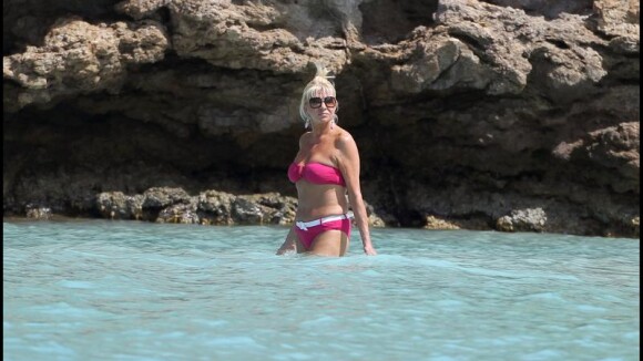 Quand Ivana Trump, bientôt 61 ans, s'expose en bikini... c'est plutôt joli !