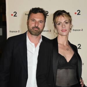 Bruce Tessore et sa compagne Sara Mortensen (habillée en Sandro) lors de la 31ème cérémonie des Molières 2019 aux Folies Bergère à Paris, France, le 13 mai 2019. © Coadic Guirec/Bestimage