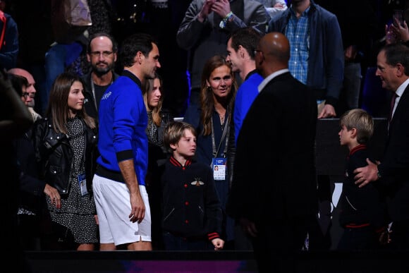 Roger Federer (Sui) et ses enfants - Tennis : Roger Federer, tire sa révérence en larmes, lors de Laver Cup à l'O2 Arena de Londres le 23 septembre 2022. La paire Federer/Nadal (Europe) s'est inclinée face à Sock/Tiafoe (Reste du monde) 4-6, 7-6 (7/2), 11-9. © Antoine Couvercelle / Panoramic / Bestimage 
