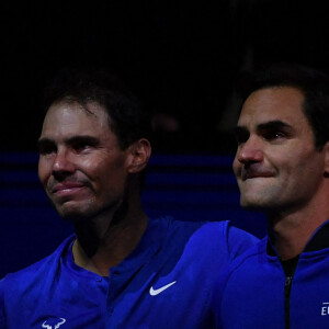Roger Federer (Sui), Rafael Nadal (Esp), - Tennis : Roger Federer, tire sa révérence en larmes, lors de Laver Cup à l'O2 Arena de Londres le 23 septembre 2022. La paire Federer/Nadal (Europe) s'est inclinée face à Sock/Tiafoe (Reste du monde) 4-6, 7-6 (7/2), 11-9. © Antoine Couvercelle / Panoramic / Bestimage 