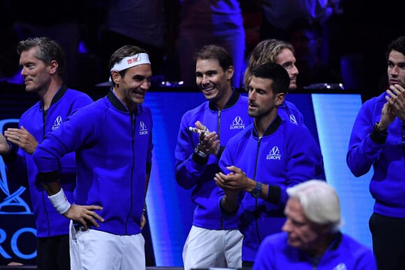 Bjorn Borg, Roger Federer (Sui), Rafael Nadal (Esp), Novak Djokovic (Ser) - Tennis : Roger Federer, tire sa révérence en larmes, lors de Laver Cup à l'O2 Arena de Londres le 23 septembre 2022. La paire Federer/Nadal (Europe) s'est inclinée face à Sock/Tiafoe (Reste du monde) 4-6, 7-6 (7/2), 11-9. © Antoine Couvercelle / Panoramic / Bestimage 